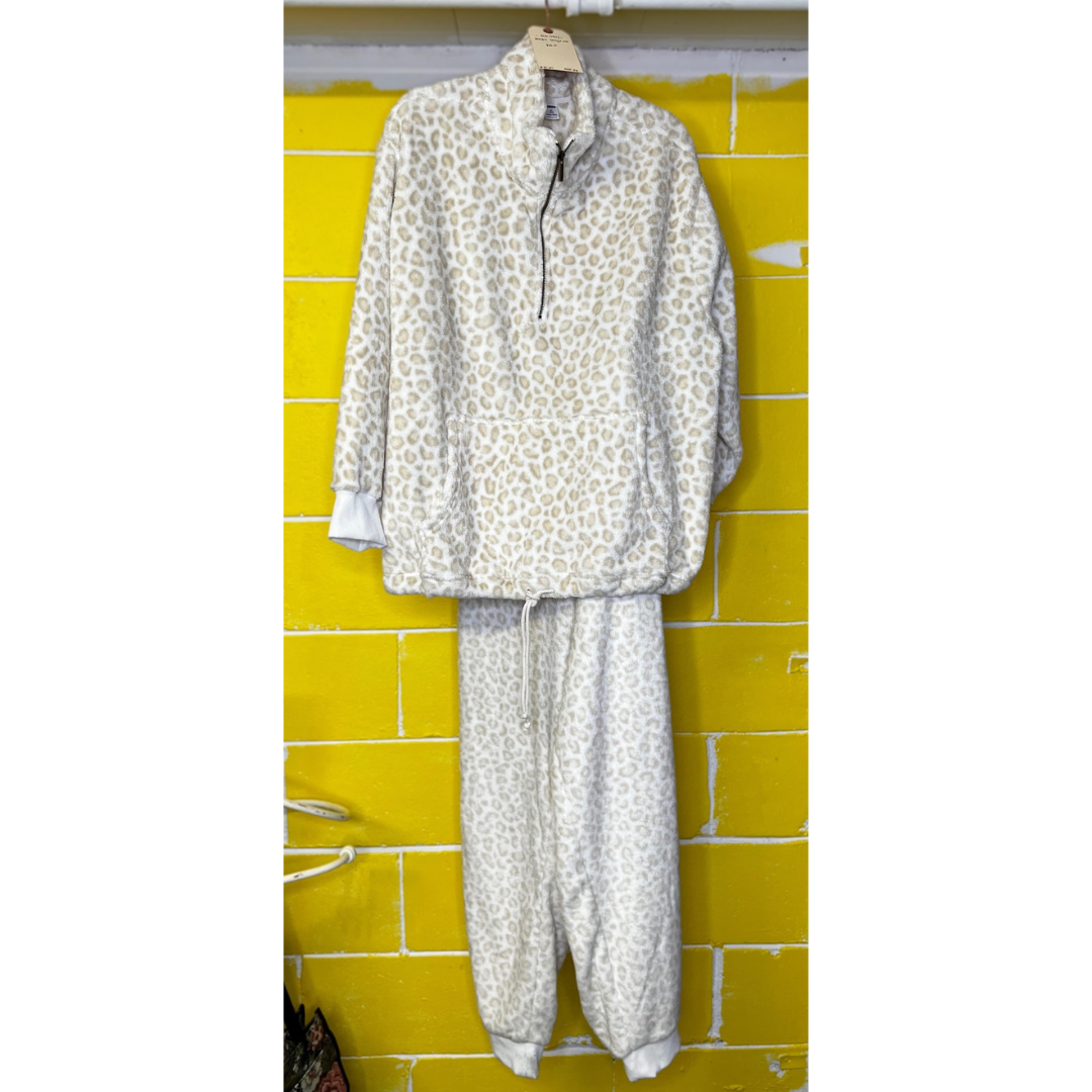 white leopard print lounge suit - 3x