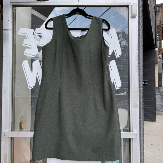 a-line sleeveless green dress - 16/18