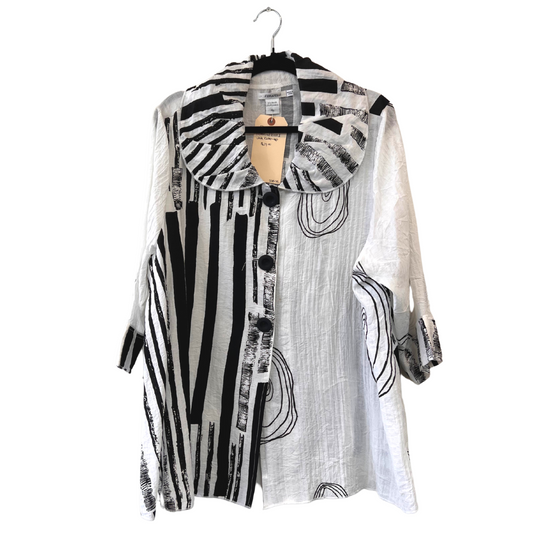 black and white button-up patterned blouse - XL