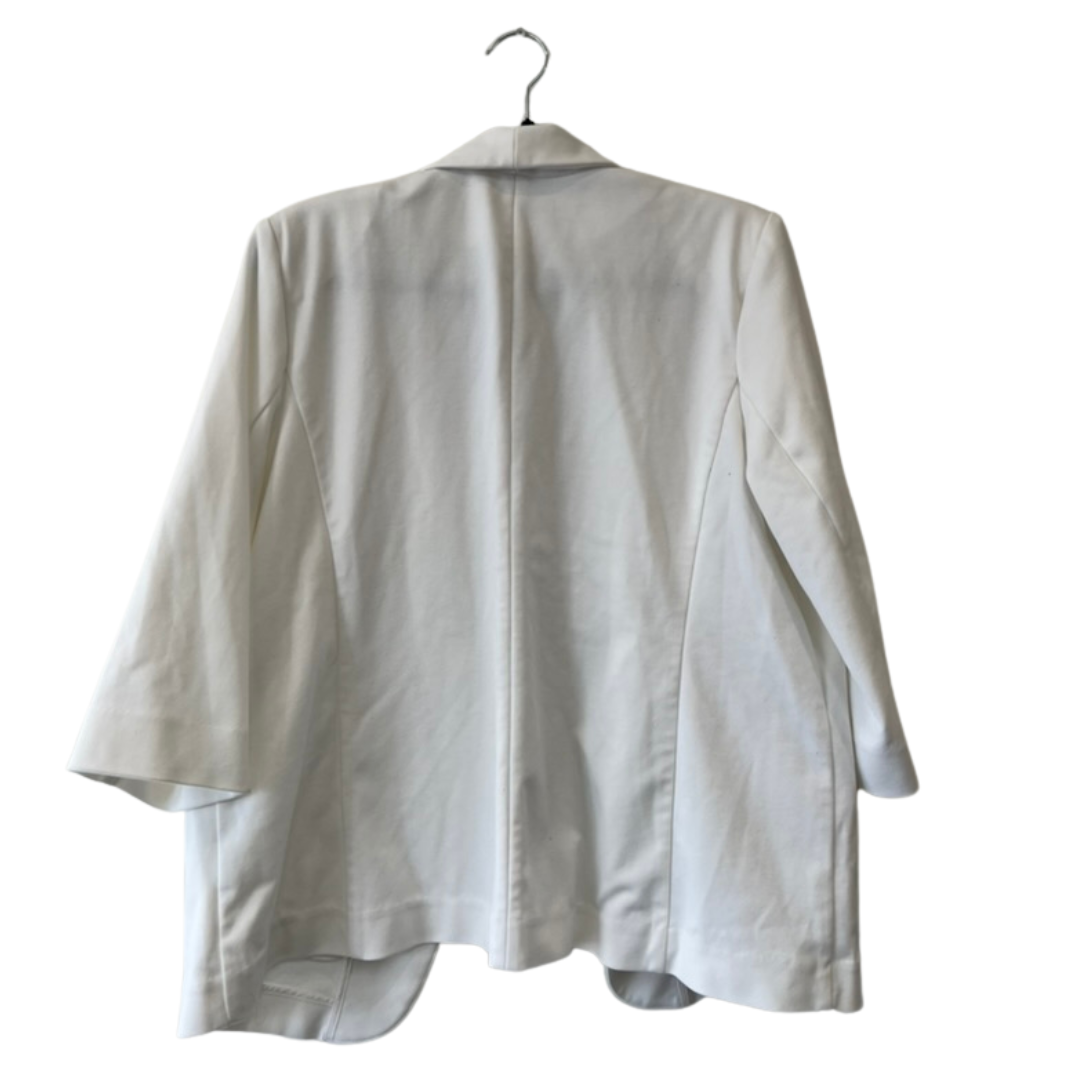 white blazer w/ front flap pockets - US 18