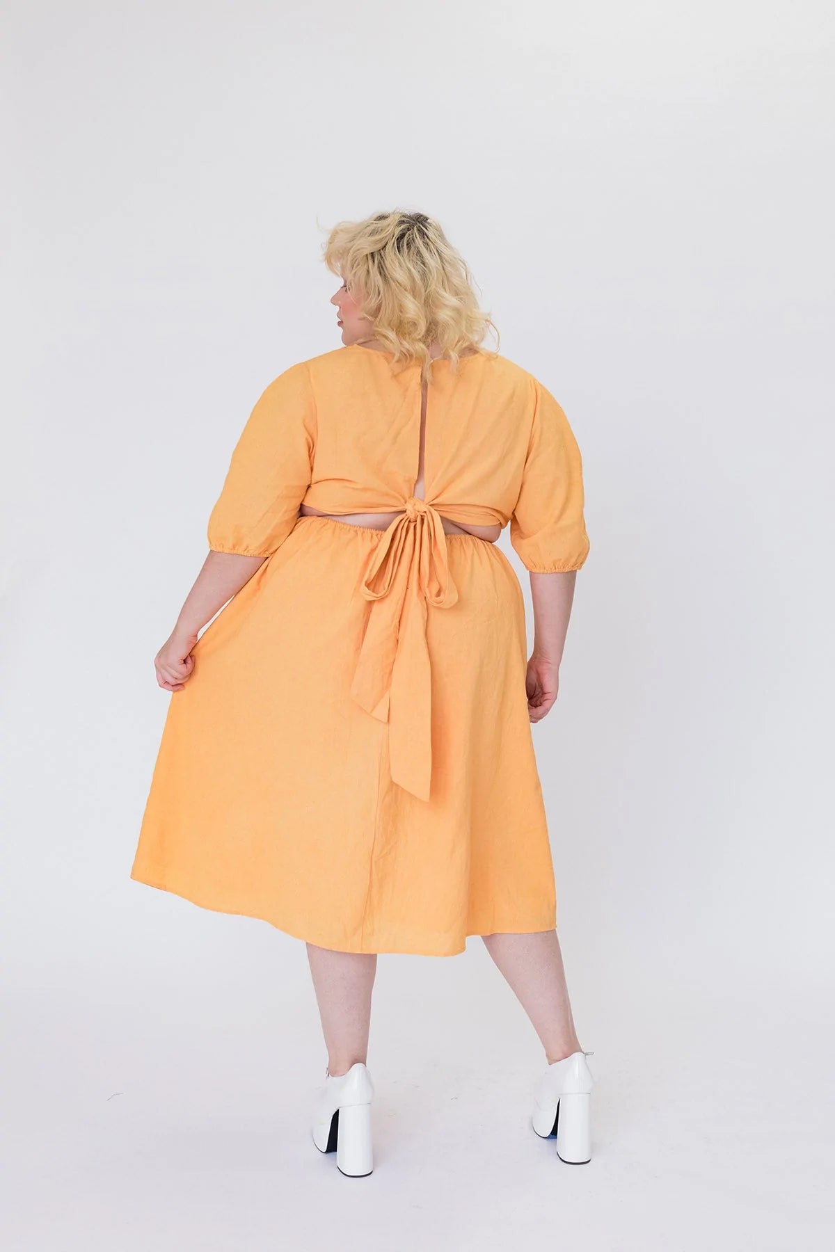 dune dress w/ open back in cantelope - 5x/6x